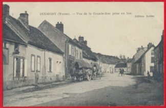 CPA Dixmont yonne vue grande rue prise bas