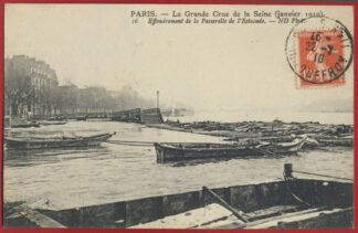 CPA Paris - La Grande Crue de la Seine - Effondrement de la Passerelle de l'Estocade