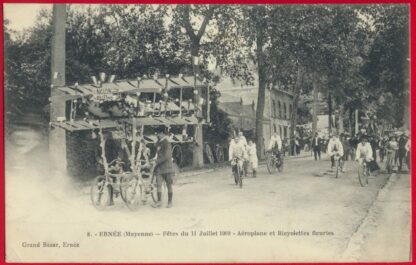 cpa-ernee-mayenne-fetes-11-juillet-190-aeroplane-bicyclettes-fleuries