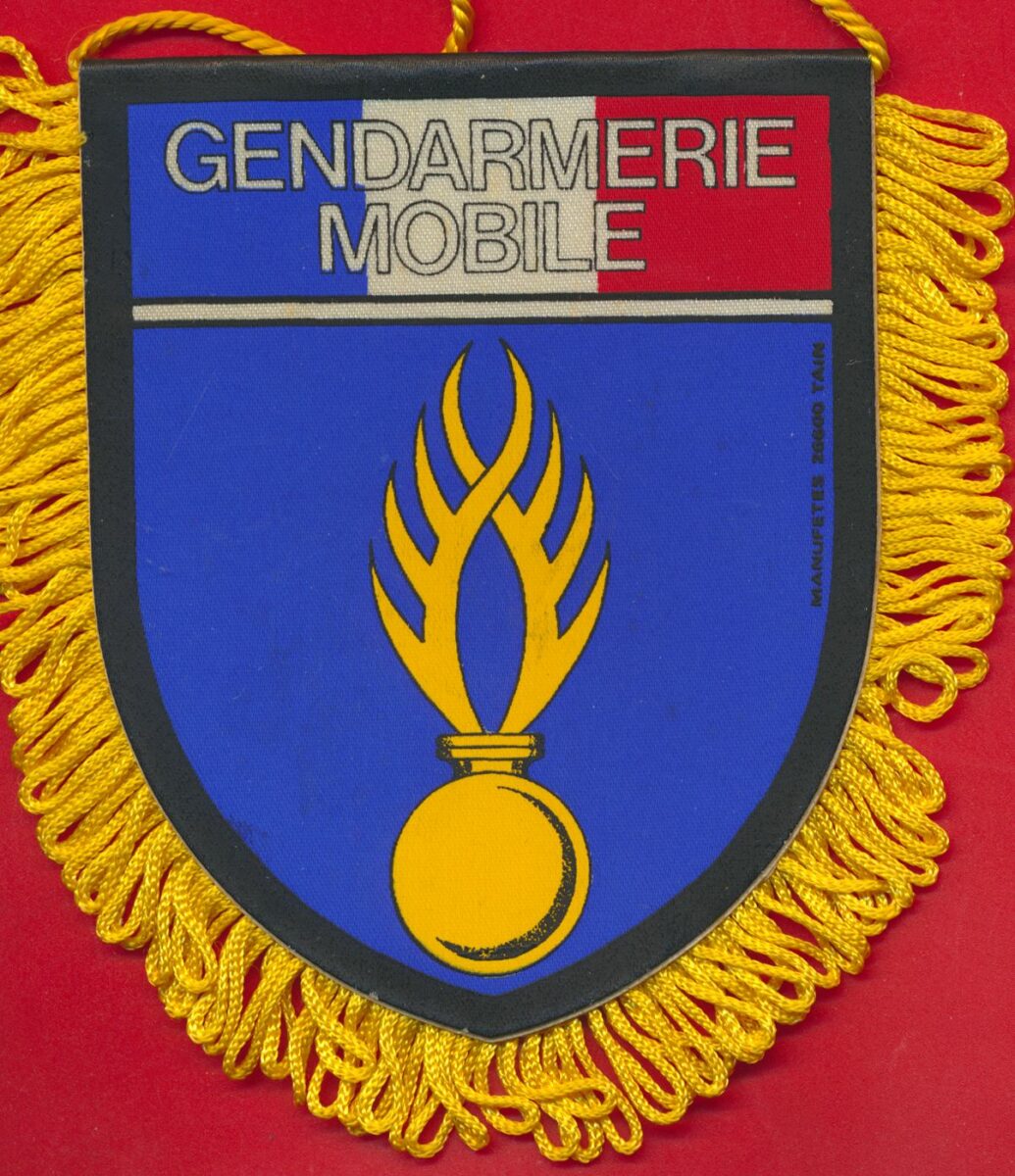 fanion-gendarmerie--ecadron-15-9--mobile-9-lgm